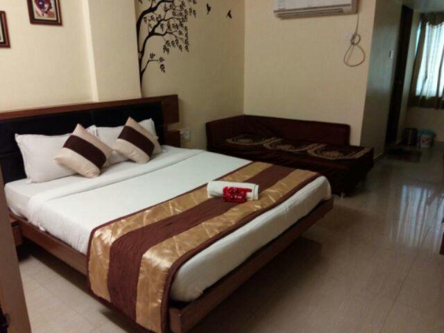 Hotel Ratnadeep 阿穆达巴 外观 照片